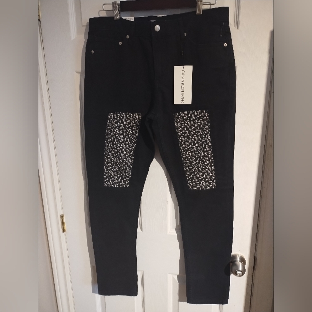 NWT Calvin Klein Jeans 021 Mid Rise Slim jeans With floral patches 31Wx30L
